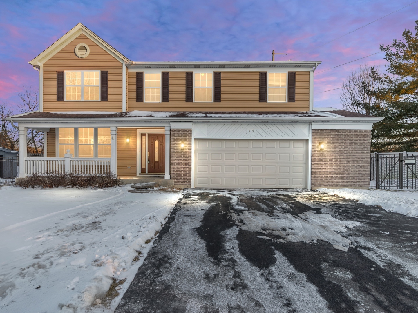 15 S Conway Court, South Elgin, IL 60177