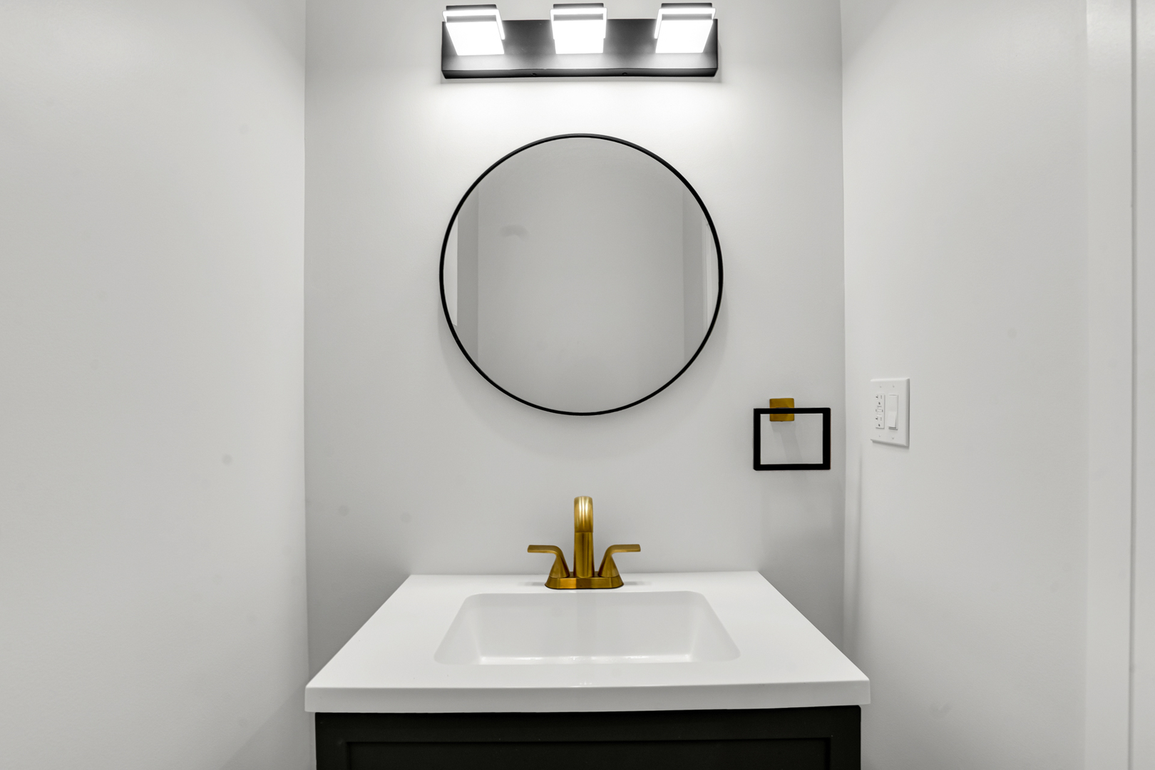 843 N Lorel Avenue, Chicago, IL 60651