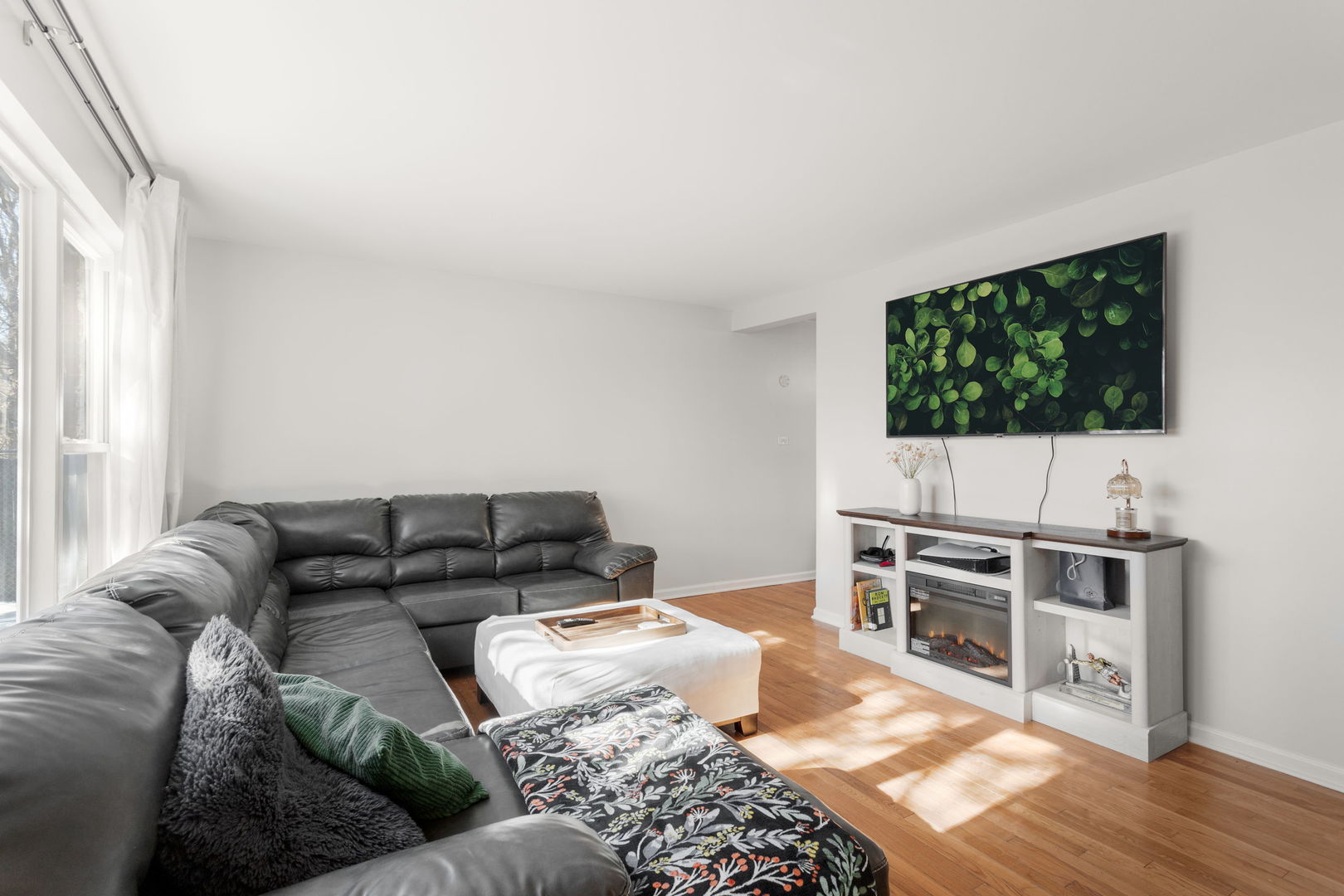 200 Linn Court #D, North Aurora, IL 60542