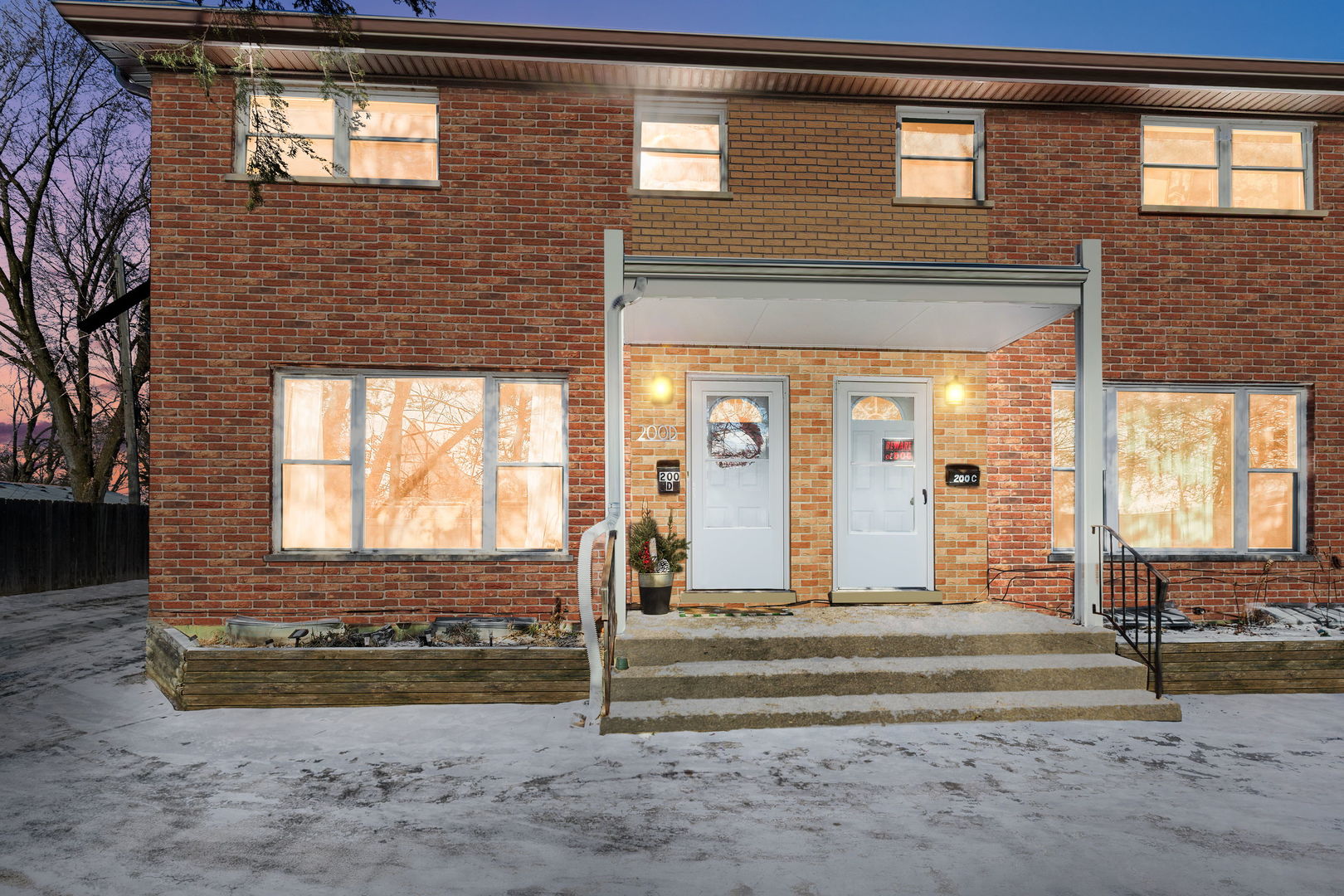 200 Linn Court #D, North Aurora, IL 60542