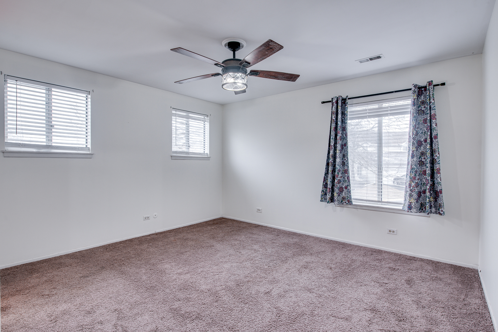 340 Springlake Lane #D, Aurora, IL 60504