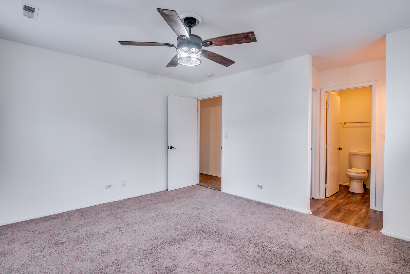 340 Springlake Lane #D, Aurora, IL 60504