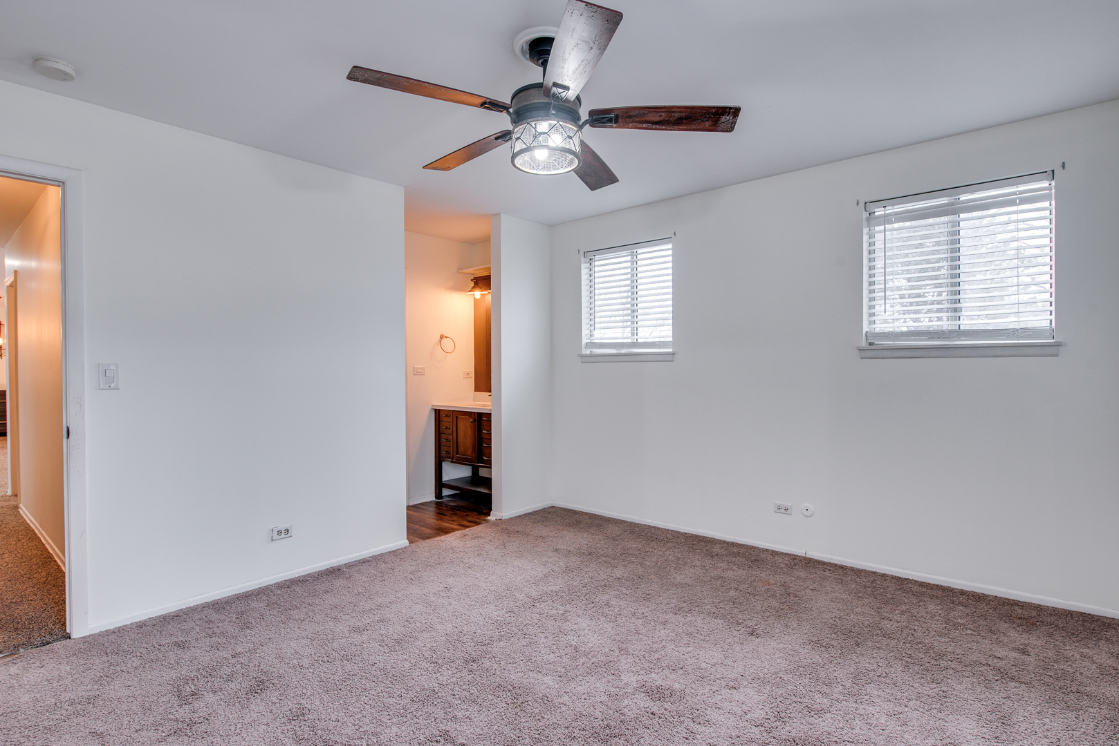 340 Springlake Lane #D, Aurora, IL 60504