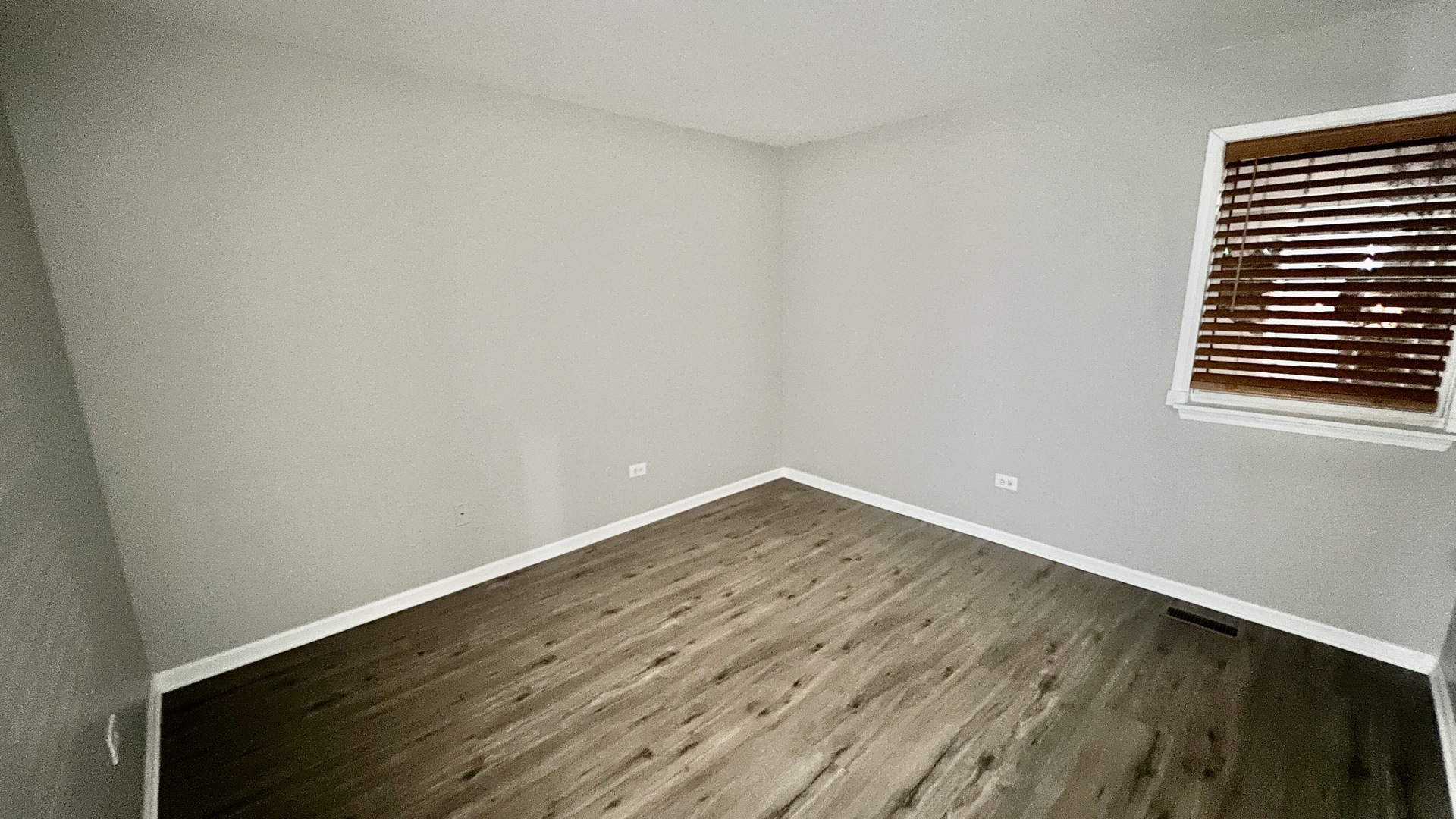 1926 GROVE Avenue, Schaumburg, IL 60193