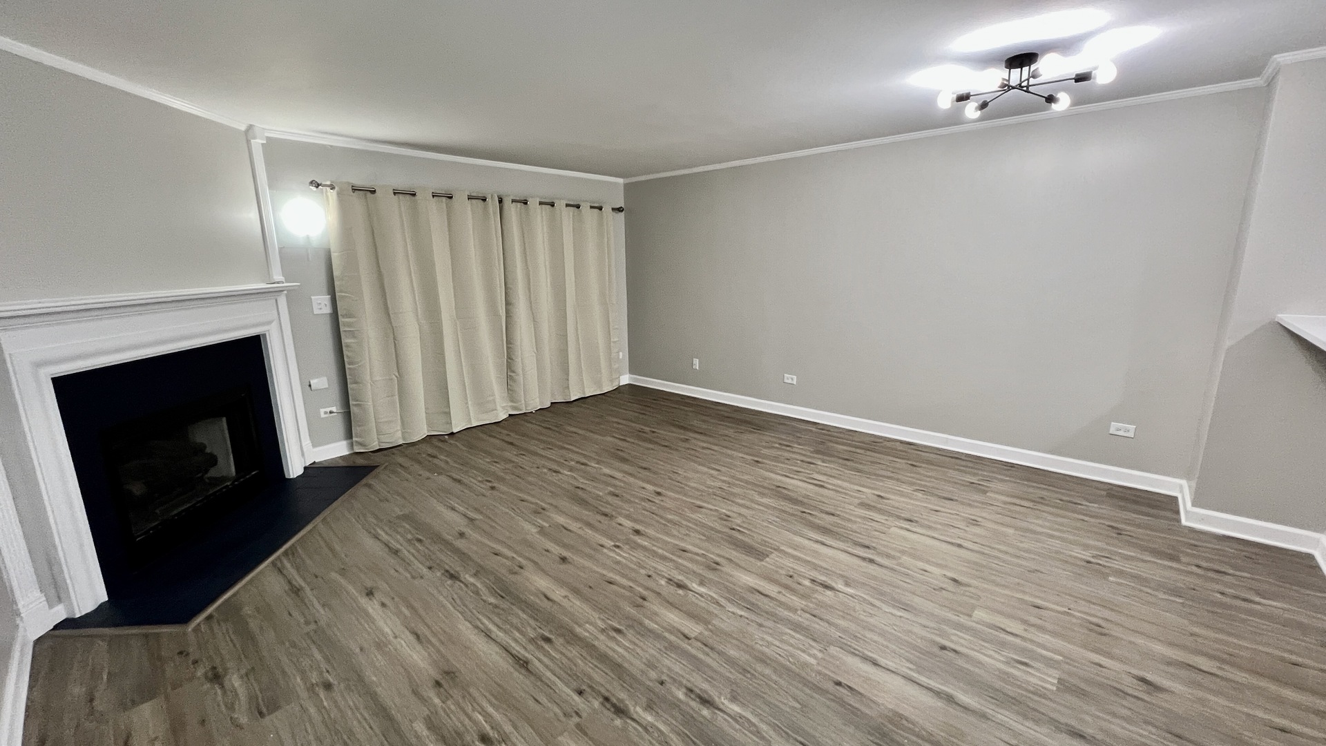 1926 GROVE Avenue, Schaumburg, IL 60193