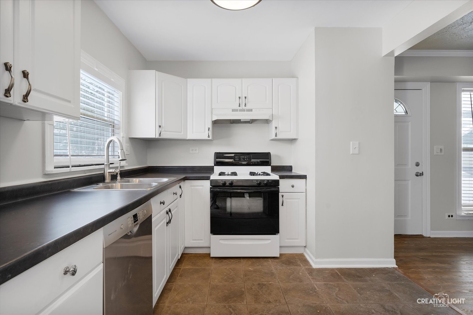 2456 Devonshire Court, Aurora, IL 60502