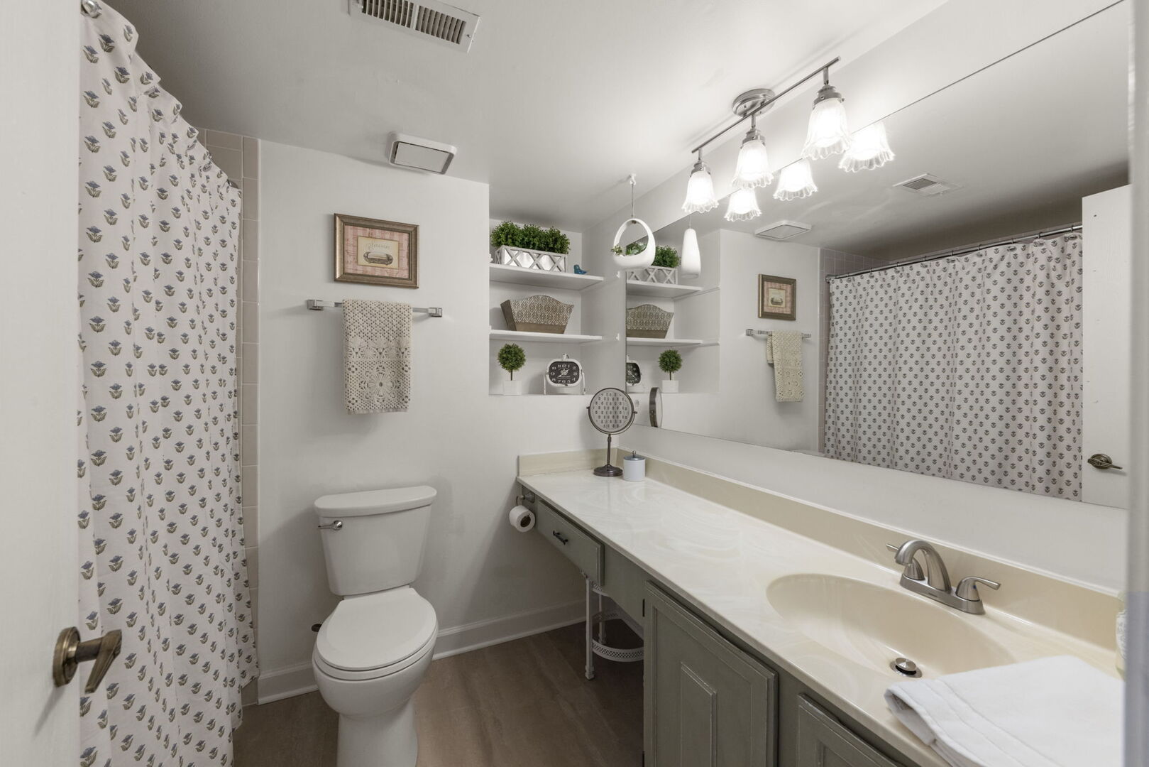 404 Melrose Avenue #103, Glen Ellyn, IL 60137