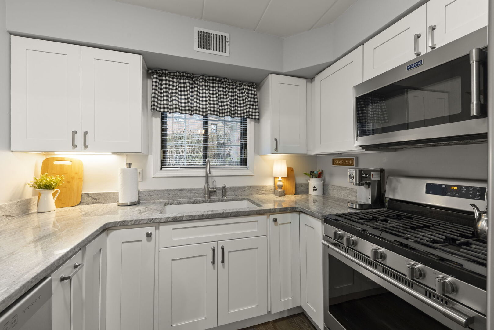 404 Melrose Avenue #103, Glen Ellyn, IL 60137