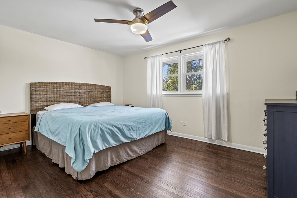 1222 Hillview Drive, Lemont, IL 60439