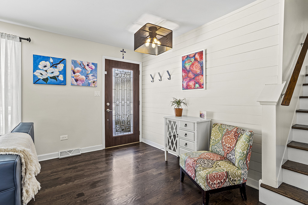 1222 Hillview Drive, Lemont, IL 60439