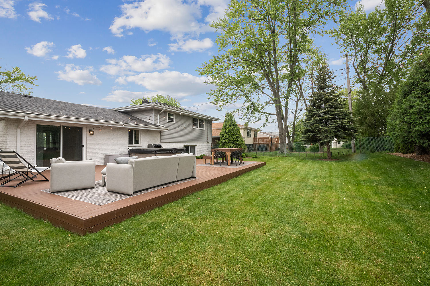 1222 Hillview Drive, Lemont, IL 60439