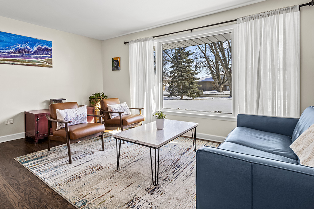 1222 Hillview Drive, Lemont, IL 60439