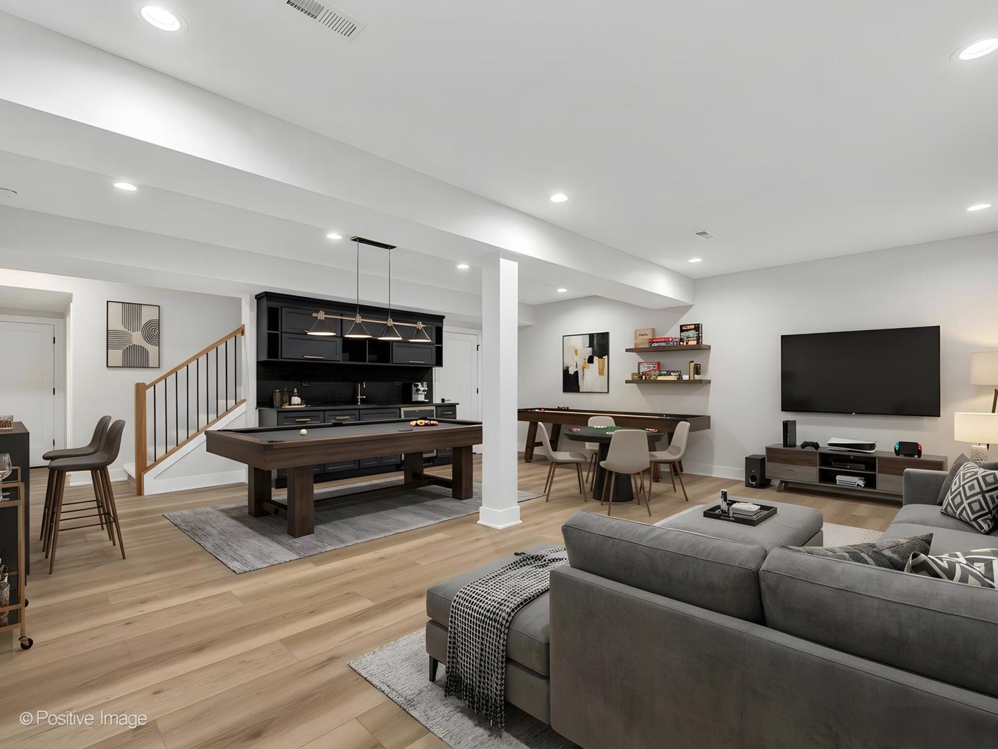 108 N Evergreen Avenue, Elmhurst, IL 60126