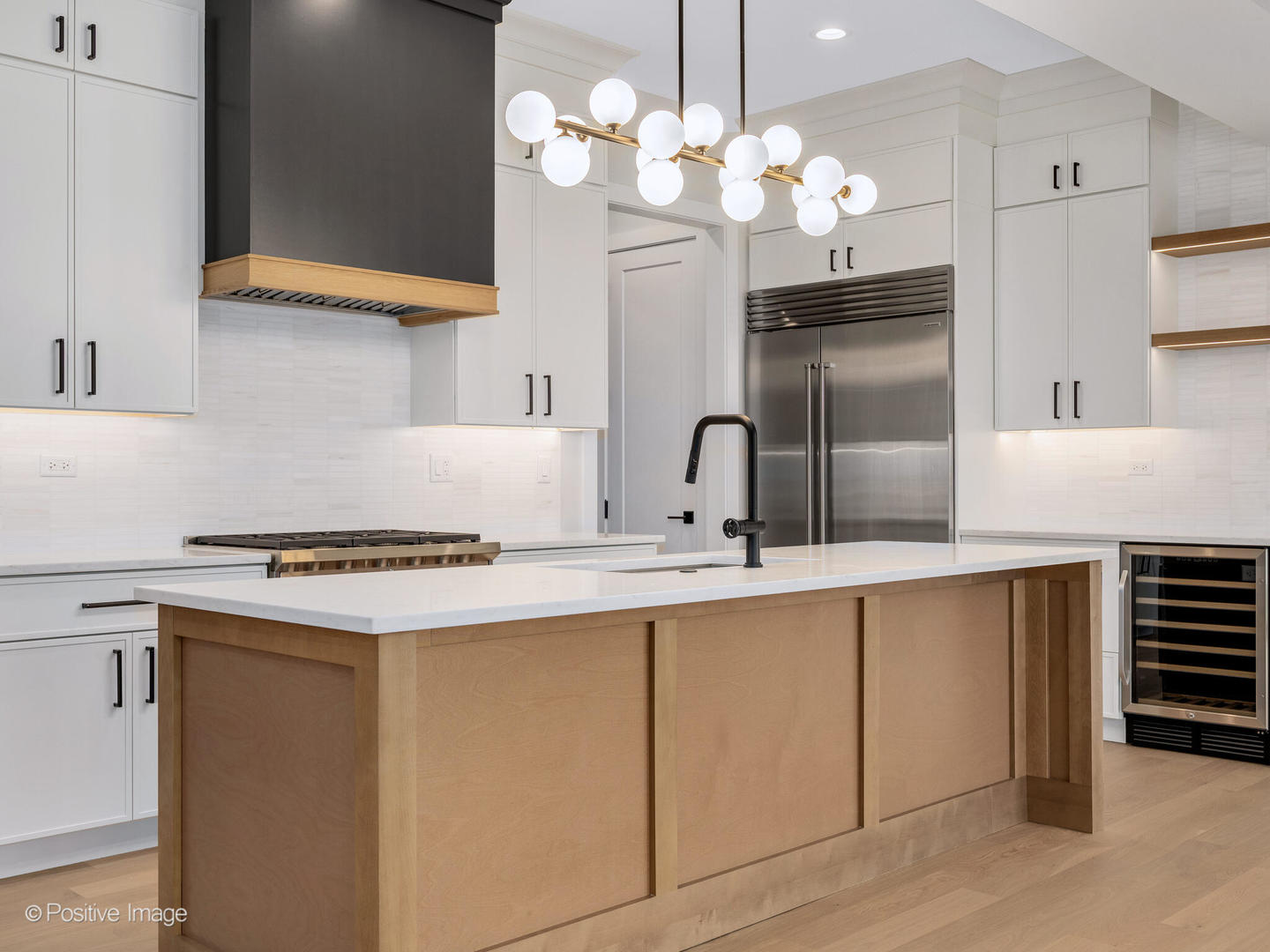 108 N Evergreen Avenue, Elmhurst, IL 60126