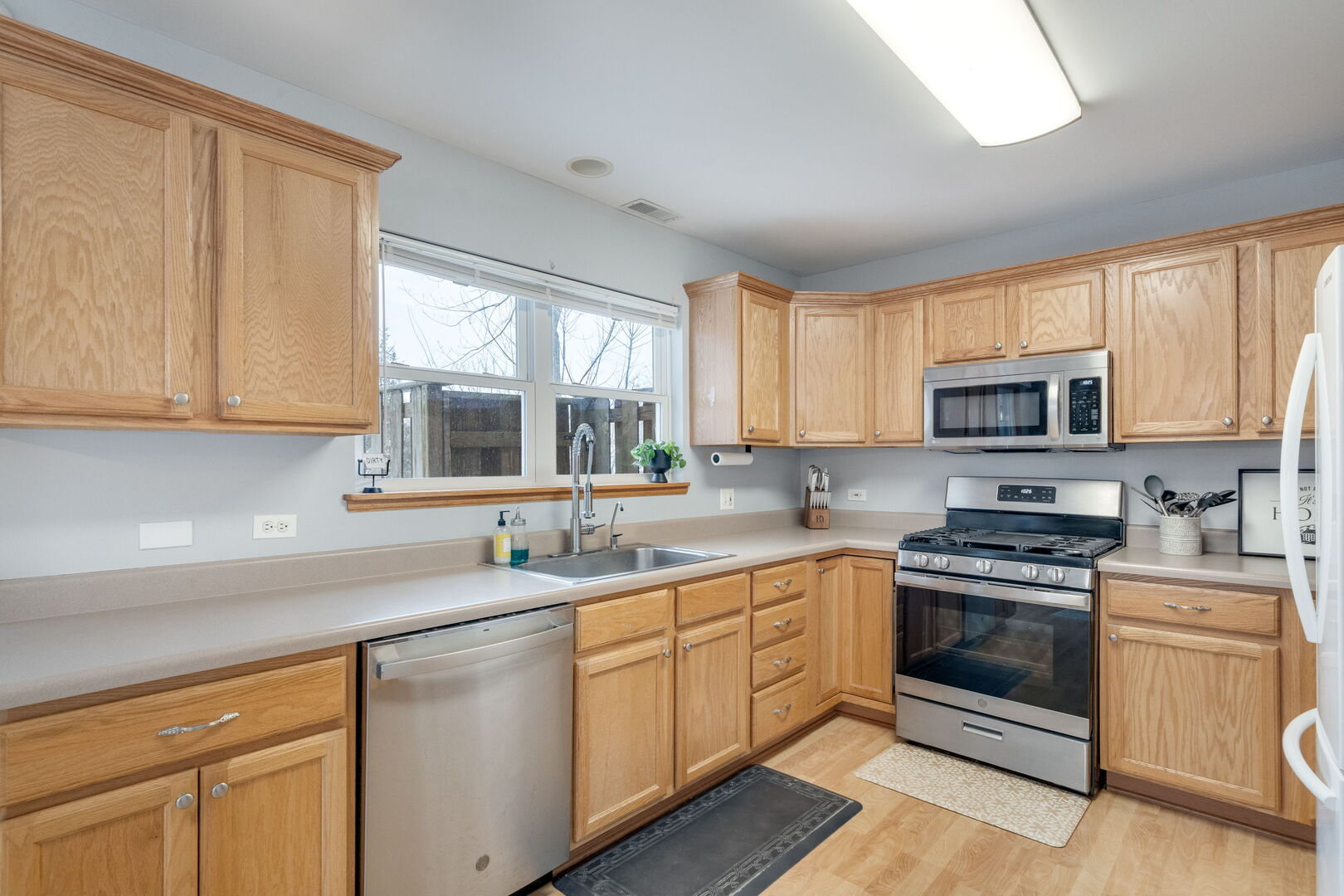 34 Elm Avenue, Fox Lake, IL 60020