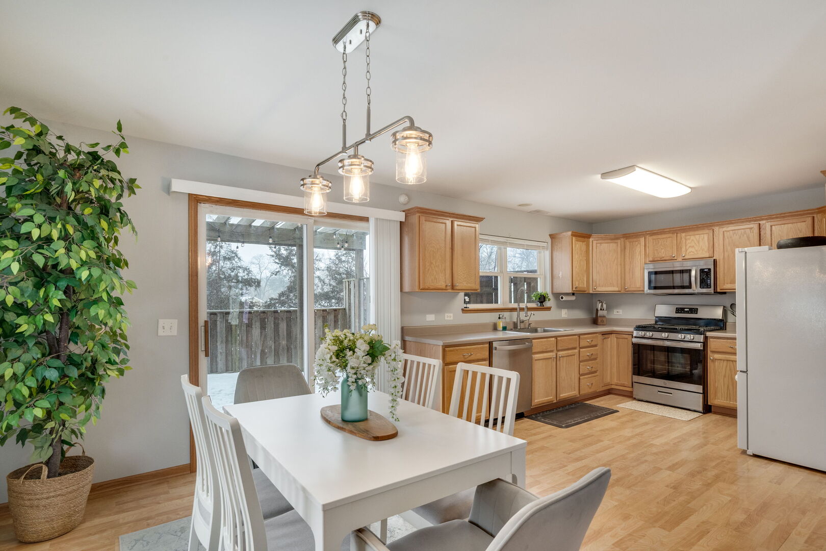 34 Elm Avenue, Fox Lake, IL 60020