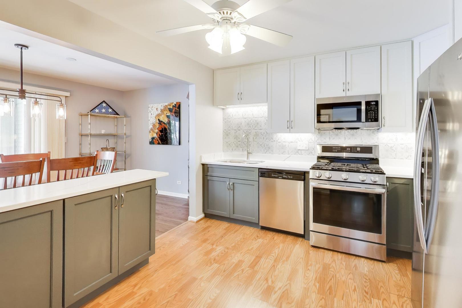 1403 Clove Court #B, Mount Prospect, IL 60056