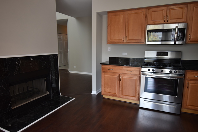 366 Town Place Circle #366, Buffalo Grove, IL 60089