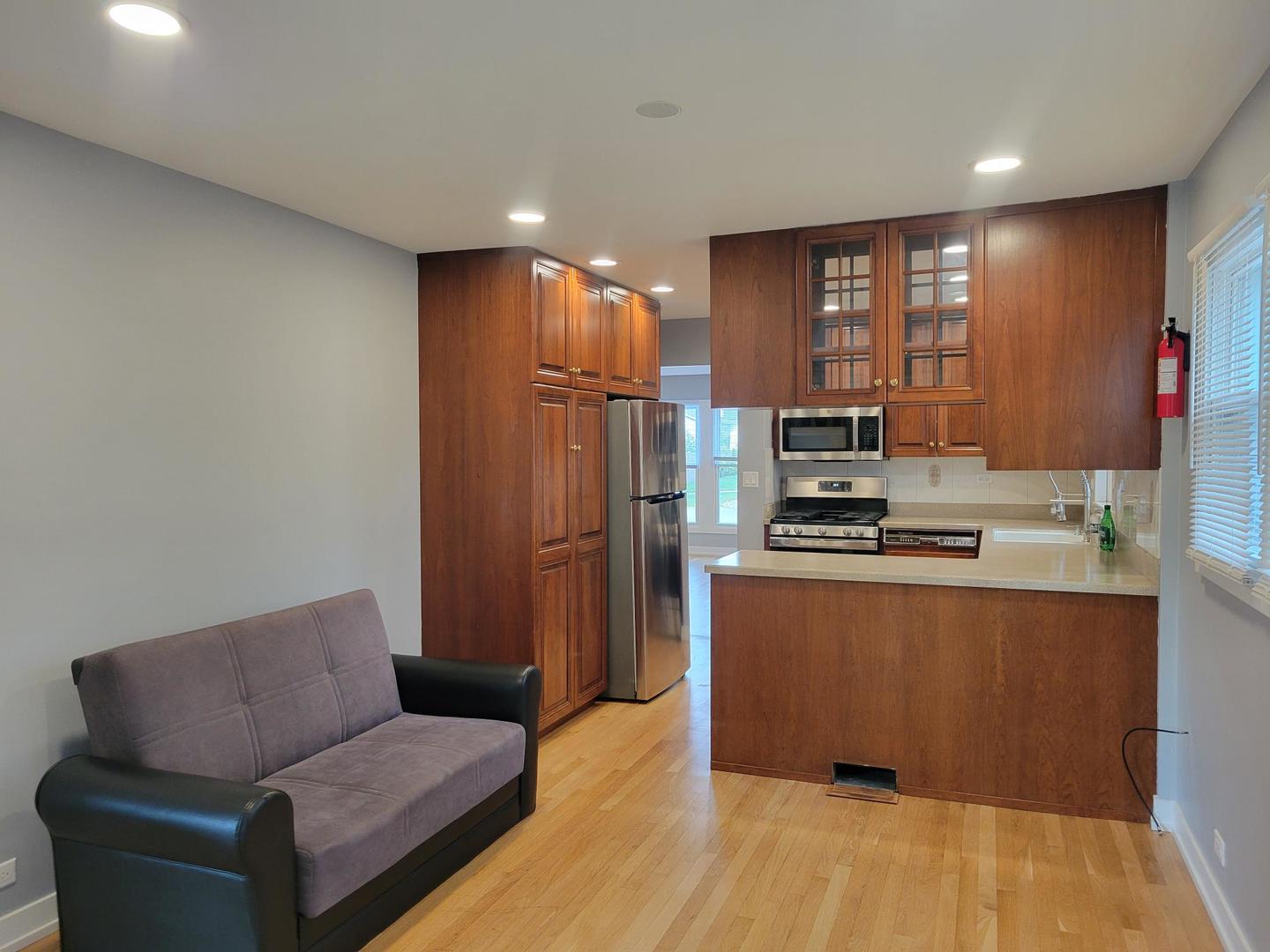 1001 E Callero Circle #1, Mount Prospect, IL 60056