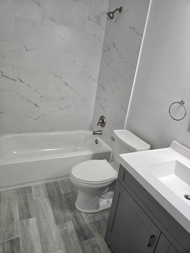 264 12th Street #D, Wheeling, IL 60090