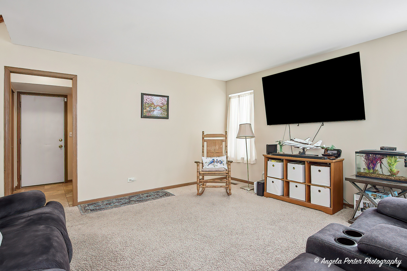 2493 N Orchard Lane, Round Lake Beach, IL 60073