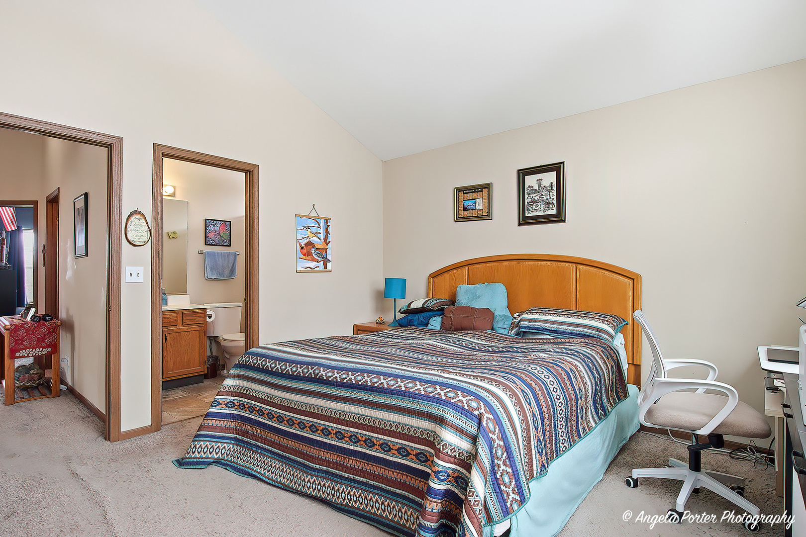 2493 N Orchard Lane, Round Lake Beach, IL 60073