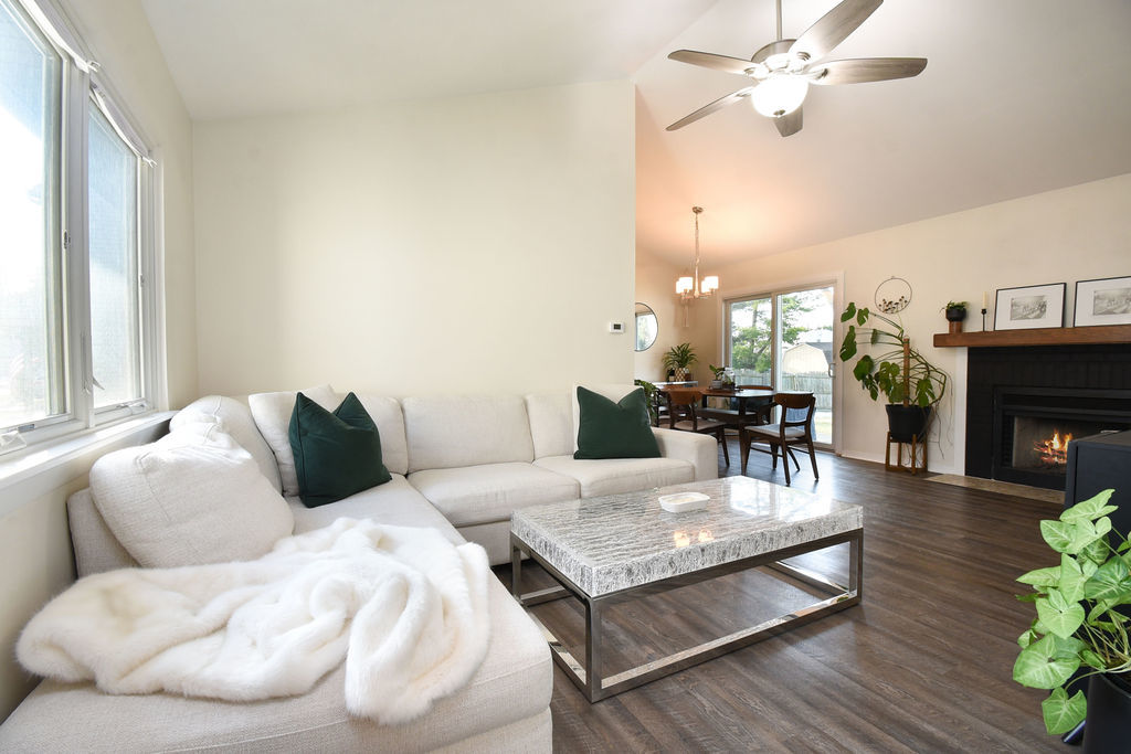 1406 River Oak Drive, Naperville, IL 60565