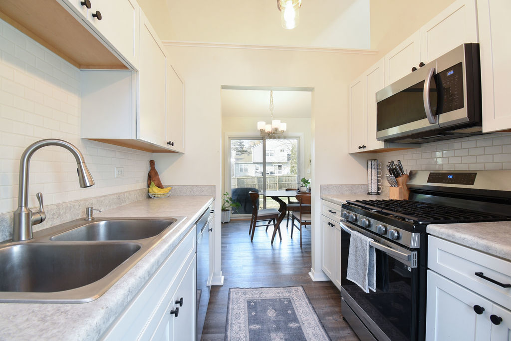 1406 River Oak Drive, Naperville, IL 60565