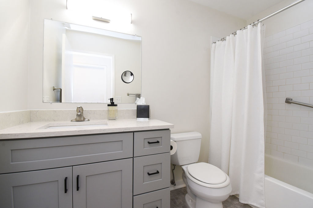 1406 River Oak Drive, Naperville, IL 60565