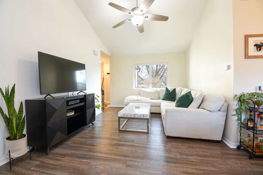 1406 River Oak Drive, Naperville, IL 60565