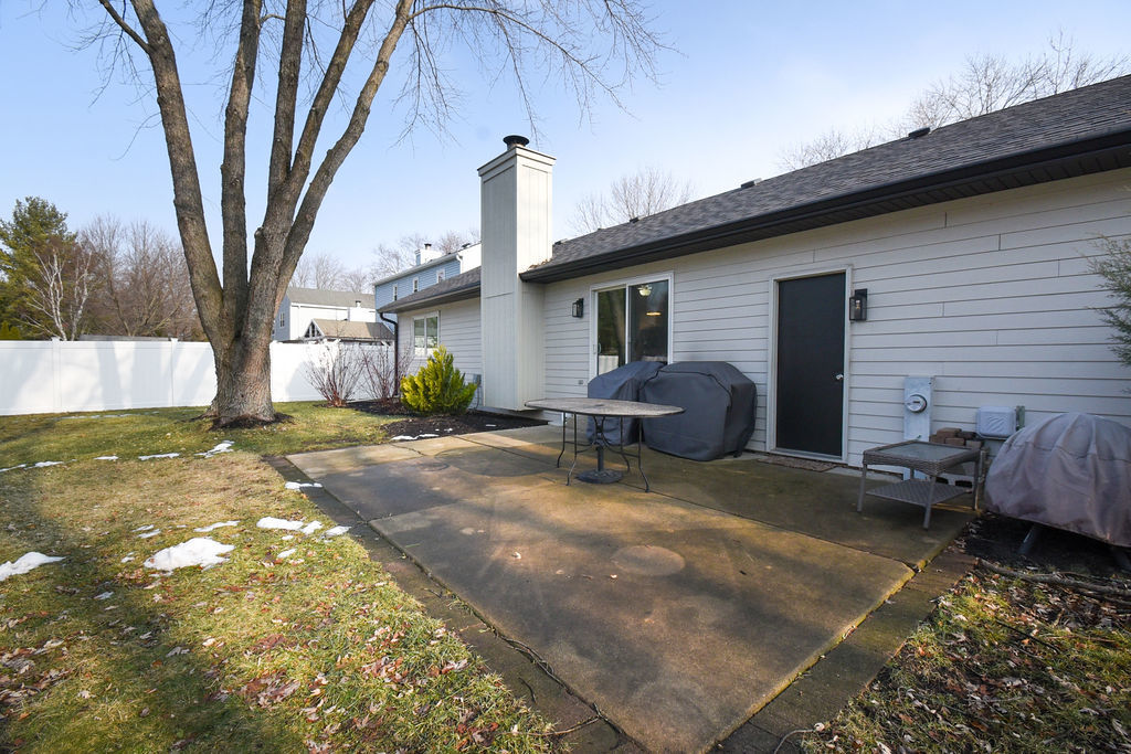 1406 River Oak Drive, Naperville, IL 60565