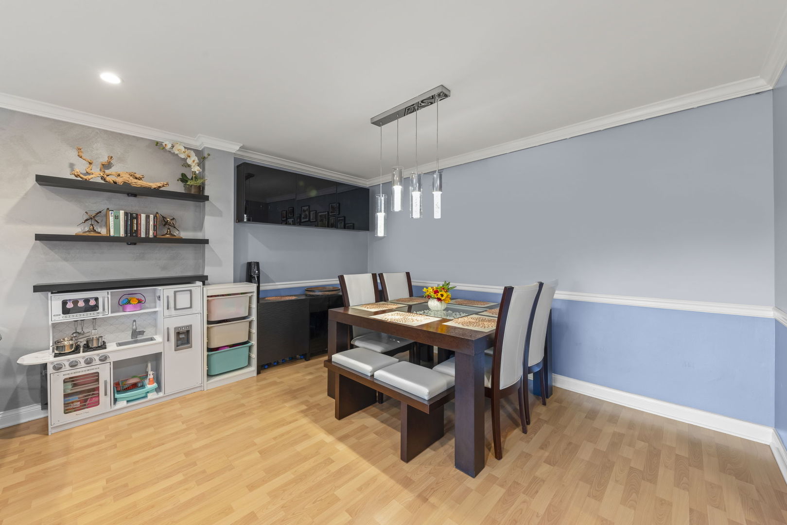 1101 S Hunt Club Drive #414, Mount Prospect, IL 60056