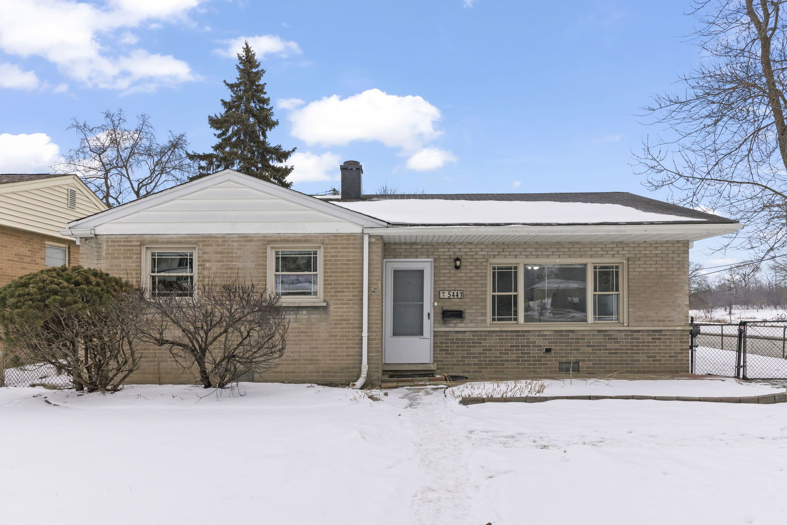 5441 Benton Avenue, Downers Grove, IL 60515