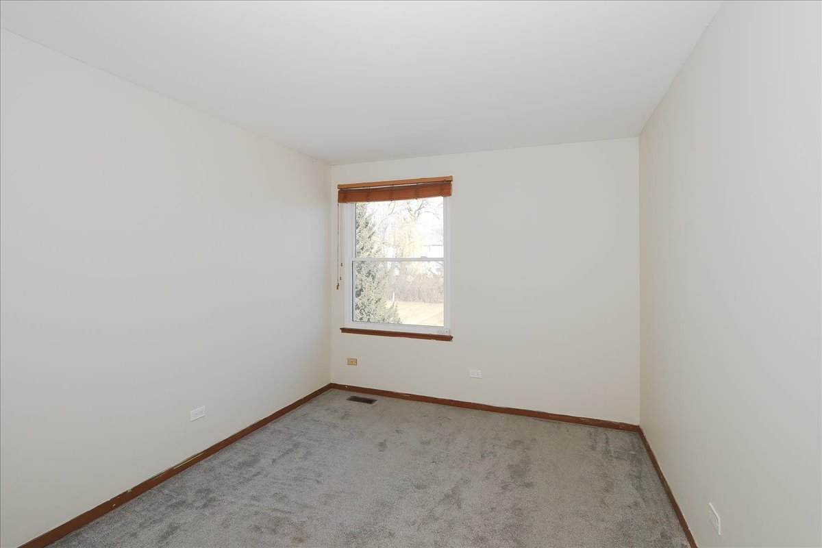 296 W Cherrywood Drive, Palatine, IL 60067