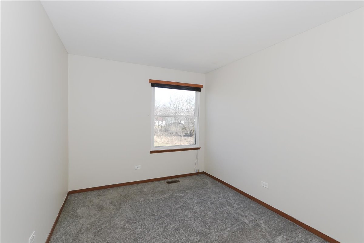 296 W Cherrywood Drive, Palatine, IL 60067