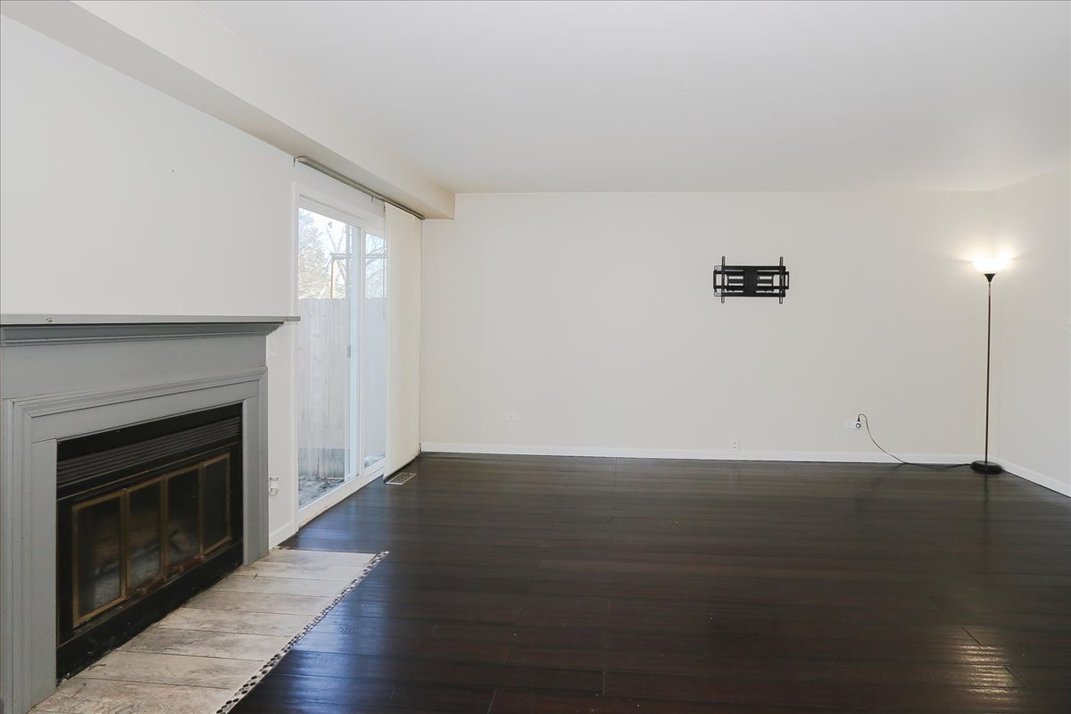 296 W Cherrywood Drive, Palatine, IL 60067