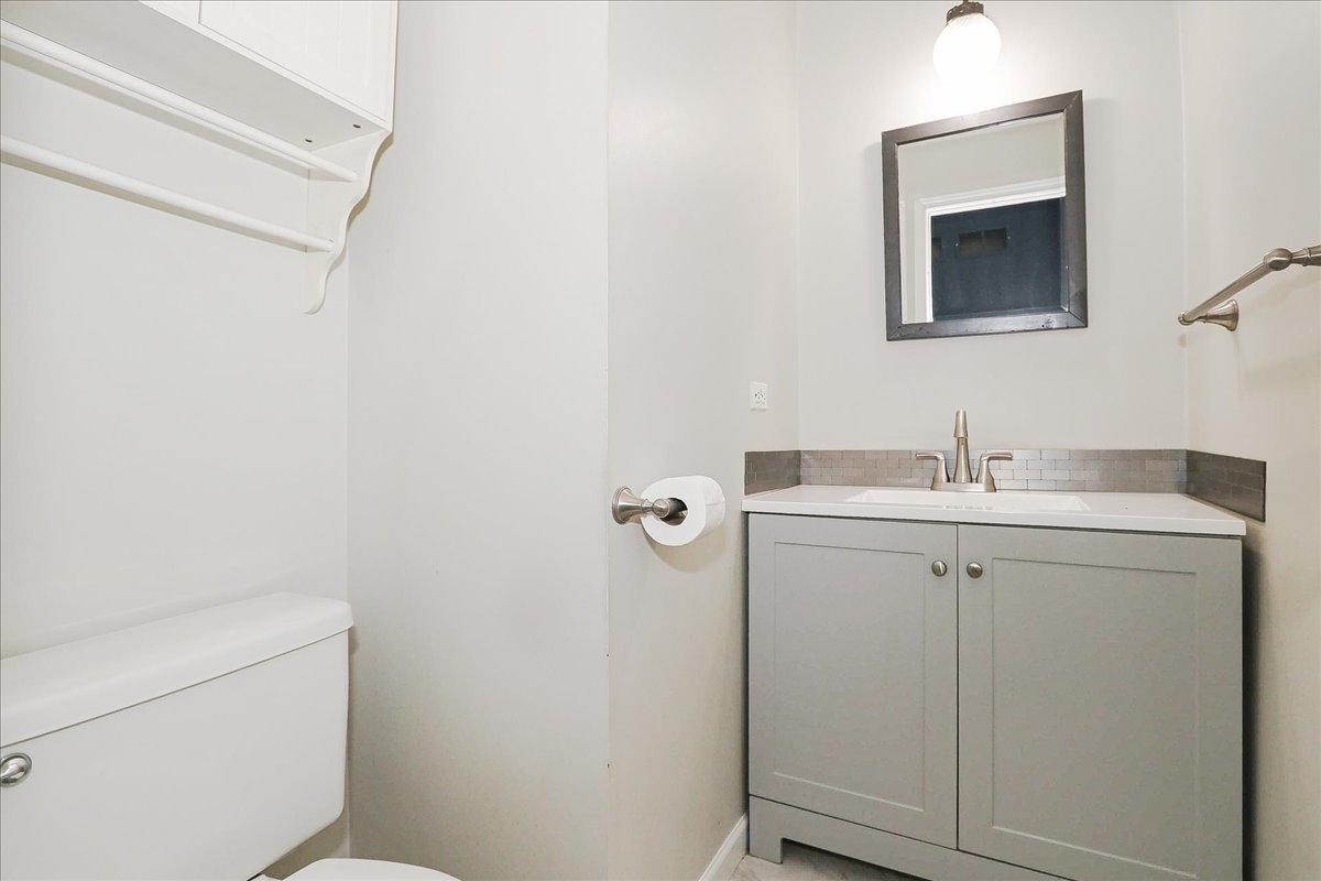 296 W Cherrywood Drive, Palatine, IL 60067