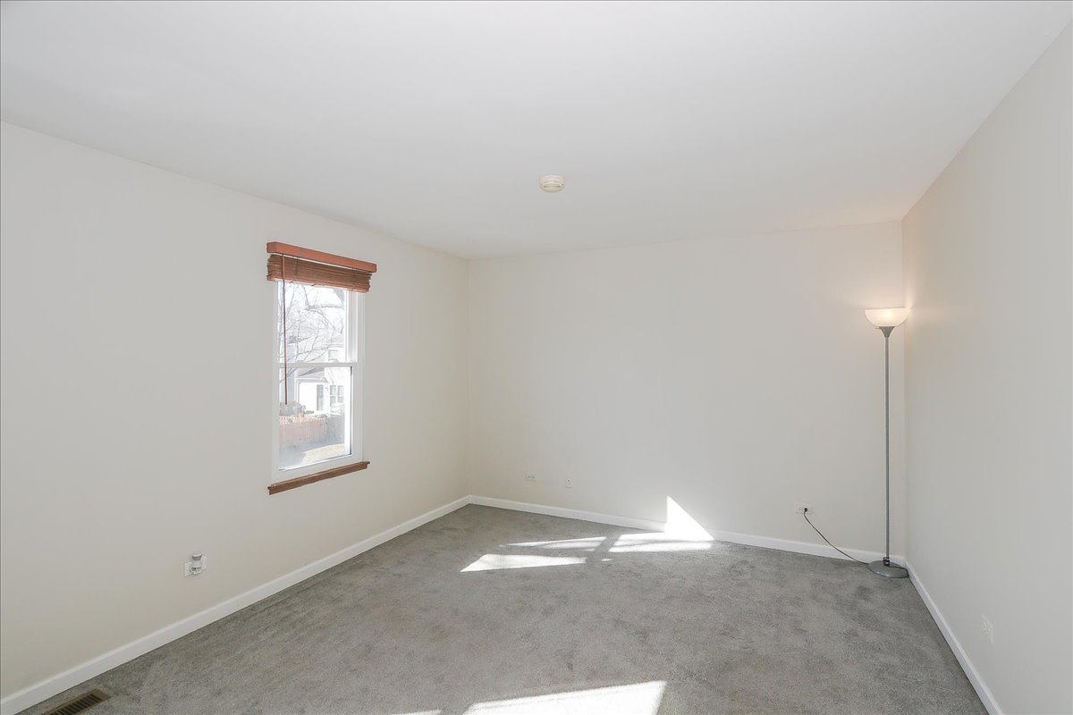 296 W Cherrywood Drive, Palatine, IL 60067