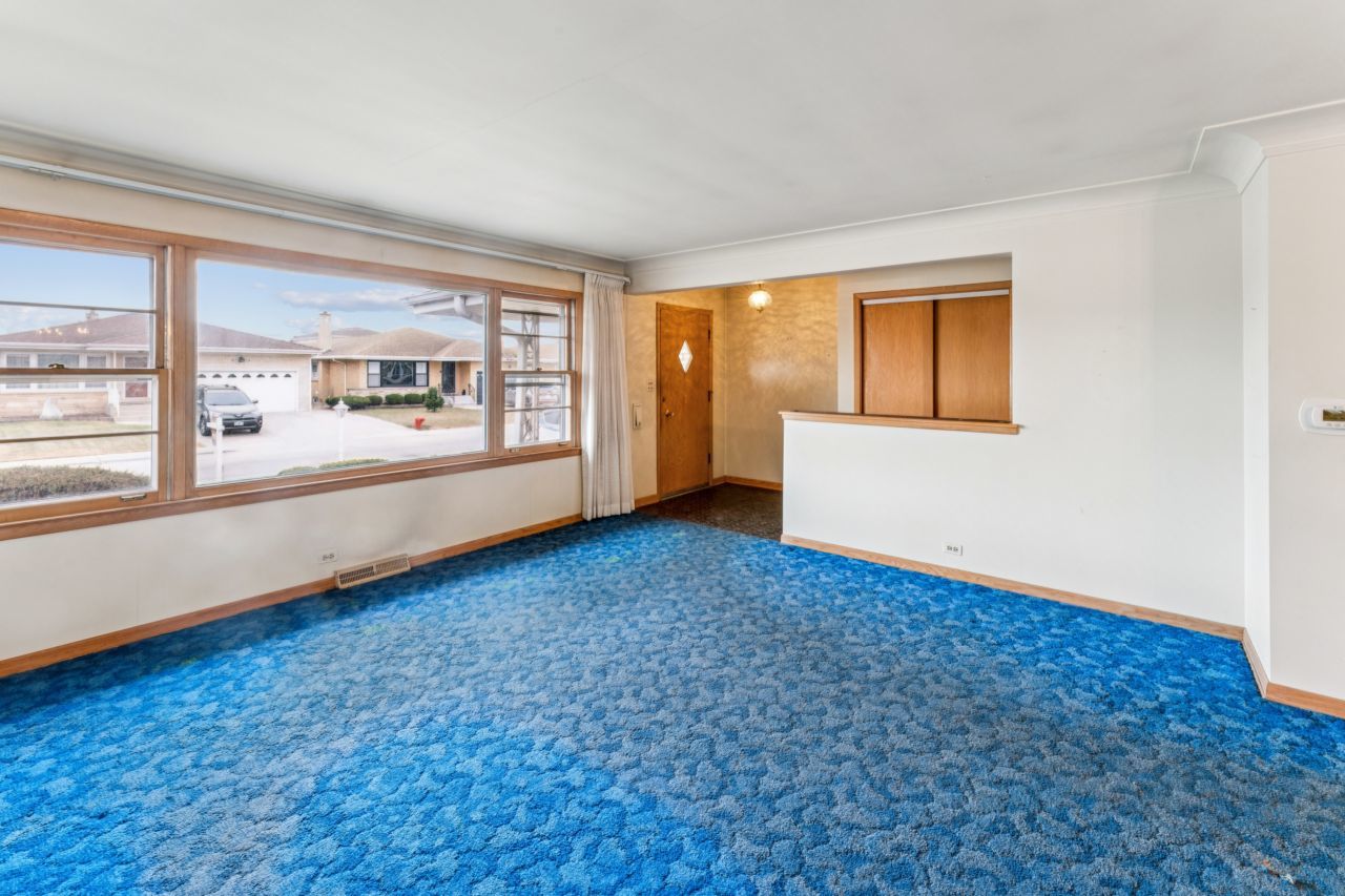 8300 W Balmoral Avenue, Chicago, IL 60656