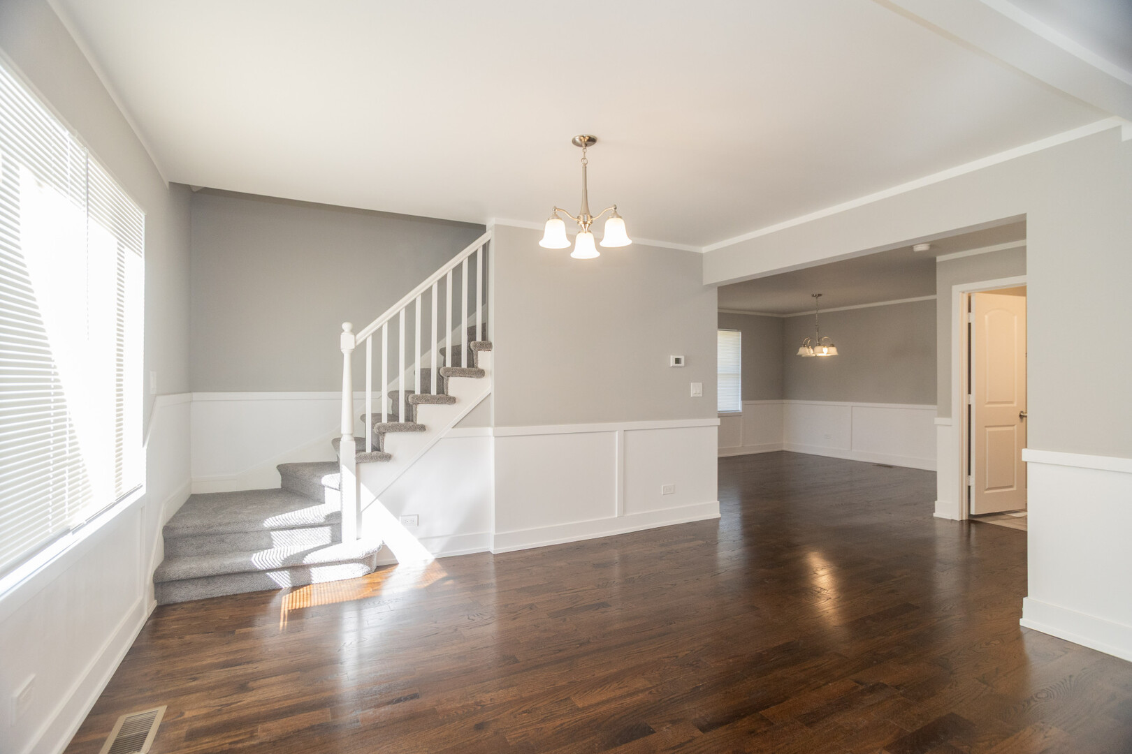 9156 S Colfax Avenue, Chicago, IL 60617