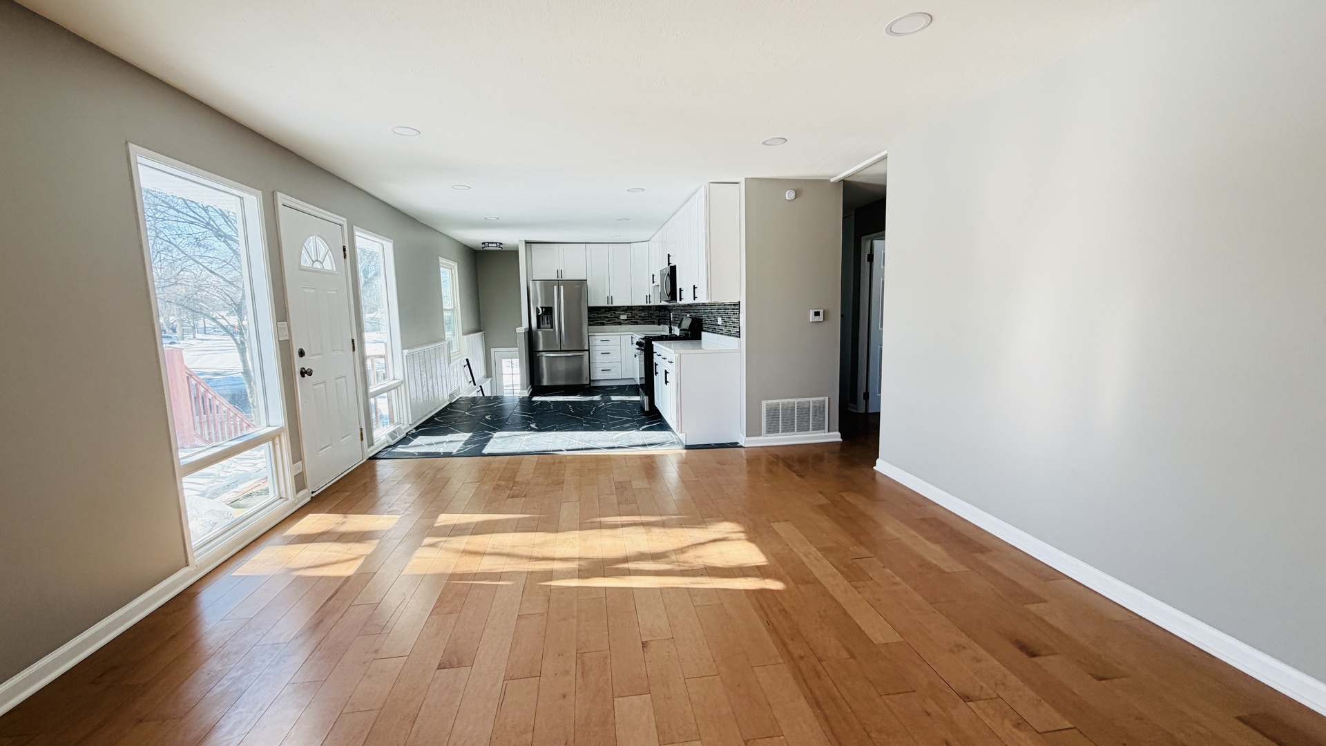 222 Saint Marys Parkway, Buffalo Grove, IL 60089