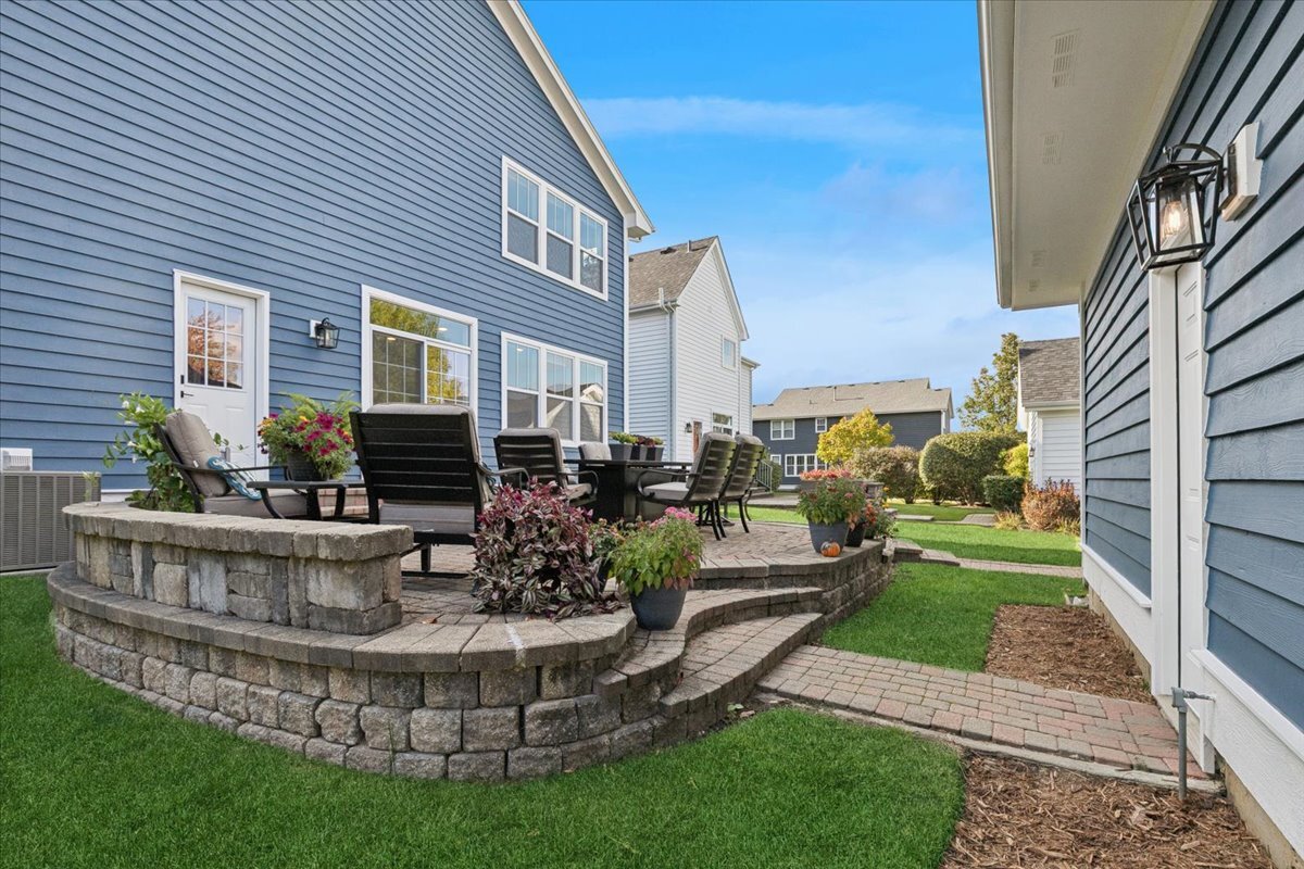 306 Lasalle Street, Vernon Hills, IL 60061