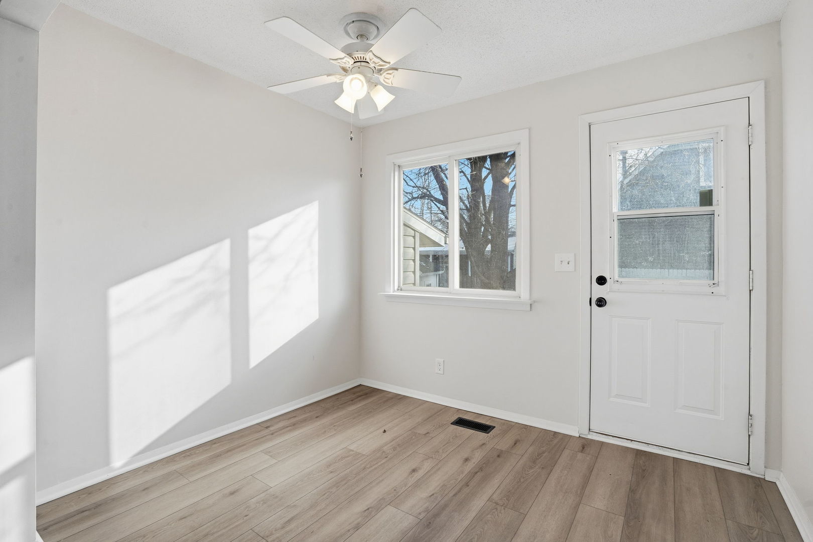 4153 Greenbrier Drive, Bettendorf, IA 52722