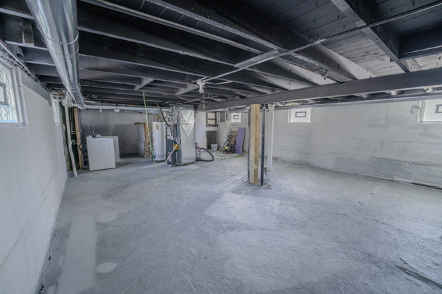 806 Woods Avenue, Joliet, IL 60436