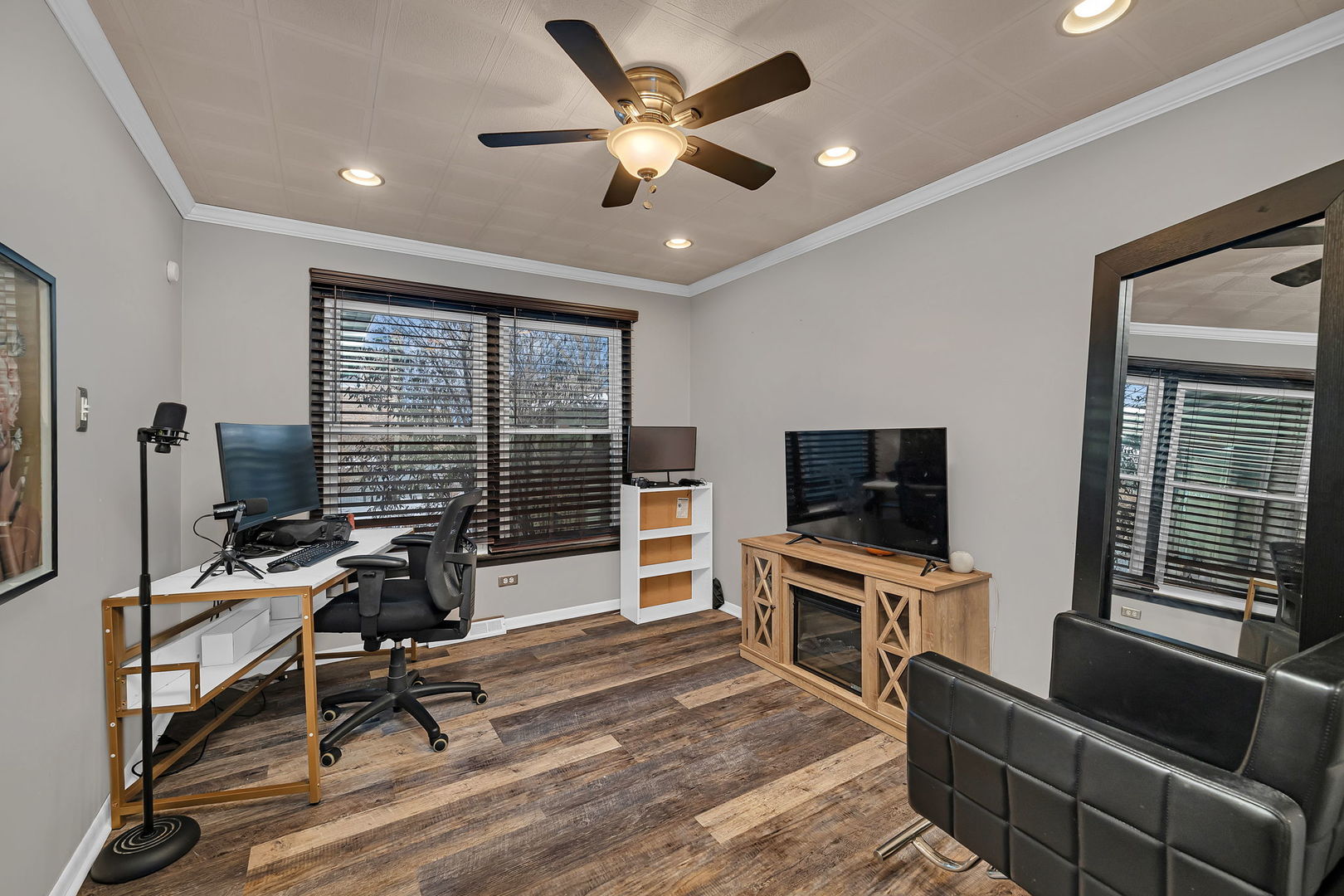 15601 Ridgeland Avenue, Oak Forest, IL 60452