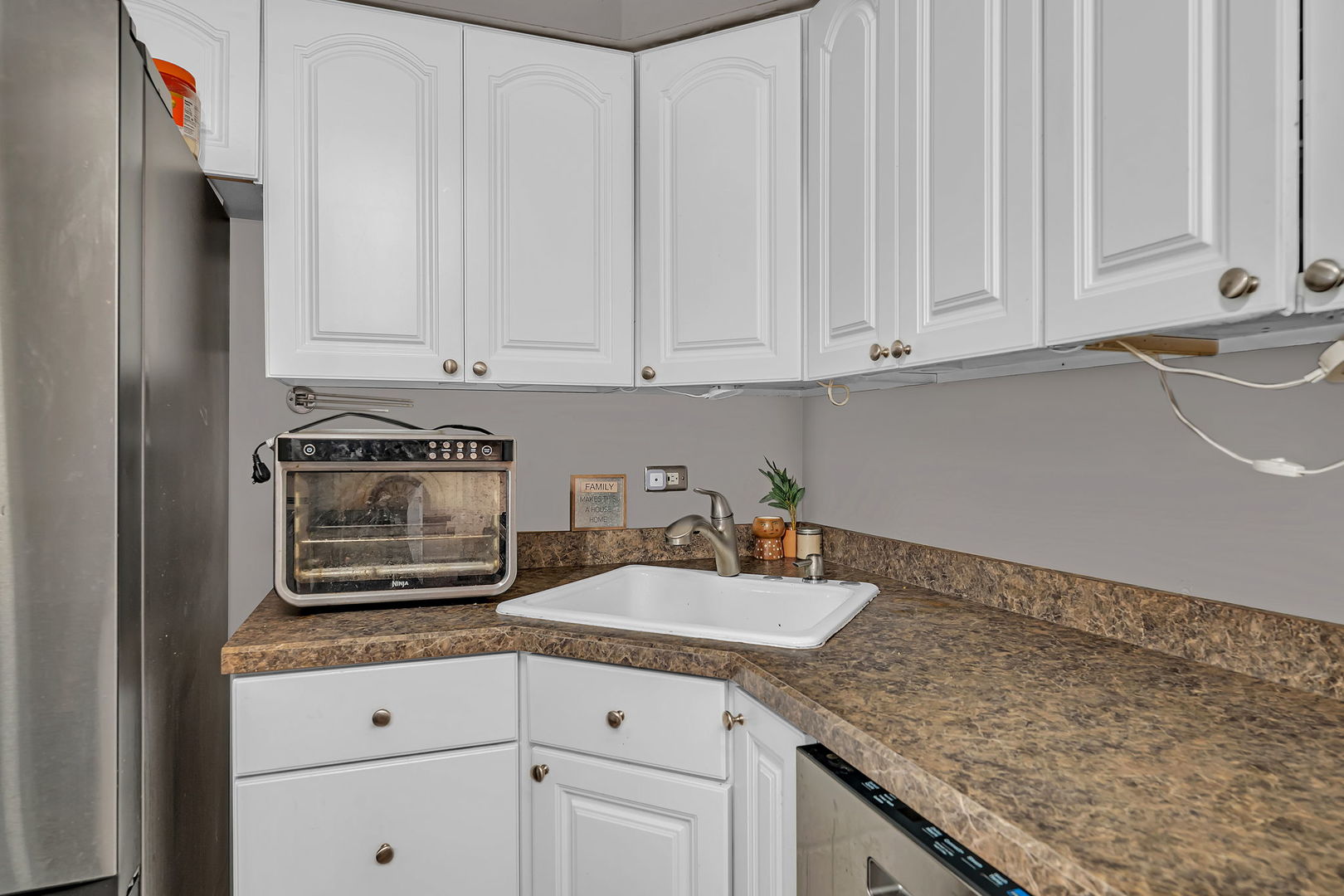 15601 Ridgeland Avenue, Oak Forest, IL 60452