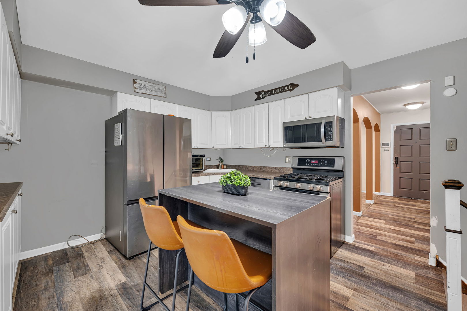 15601 Ridgeland Avenue, Oak Forest, IL 60452