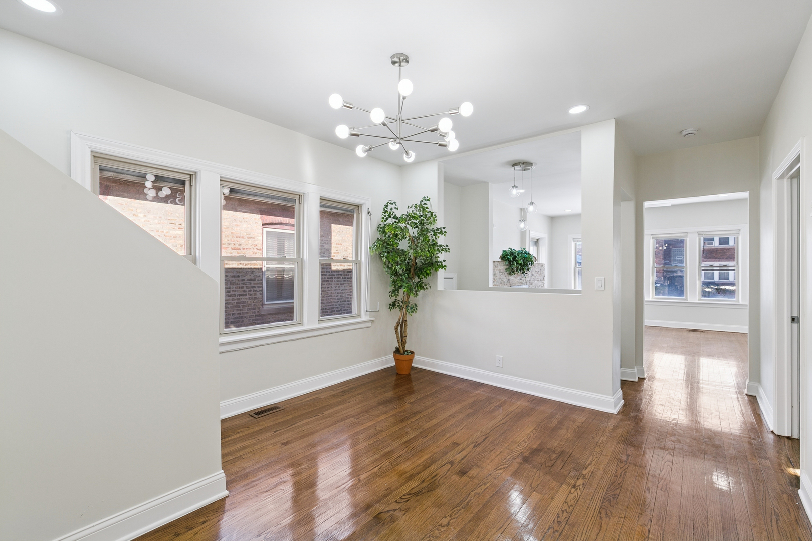 7944 S Blackstone Avenue, Chicago, IL 60619