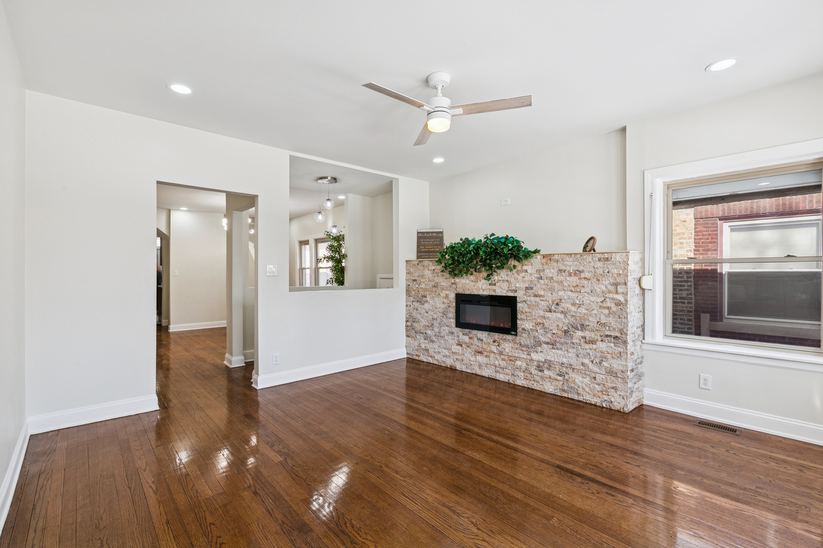 7944 S Blackstone Avenue, Chicago, IL 60619