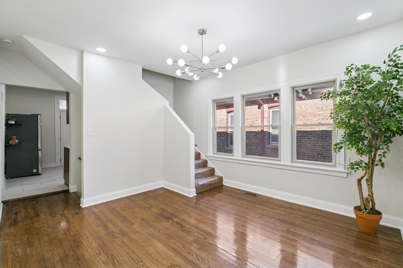 7944 S Blackstone Avenue, Chicago, IL 60619